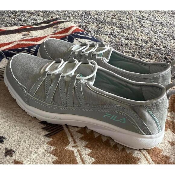 Fila Memory Foam Slip On Sneakers Gray Women’s Size 7.5 Lightweight - Picture 2 of 5